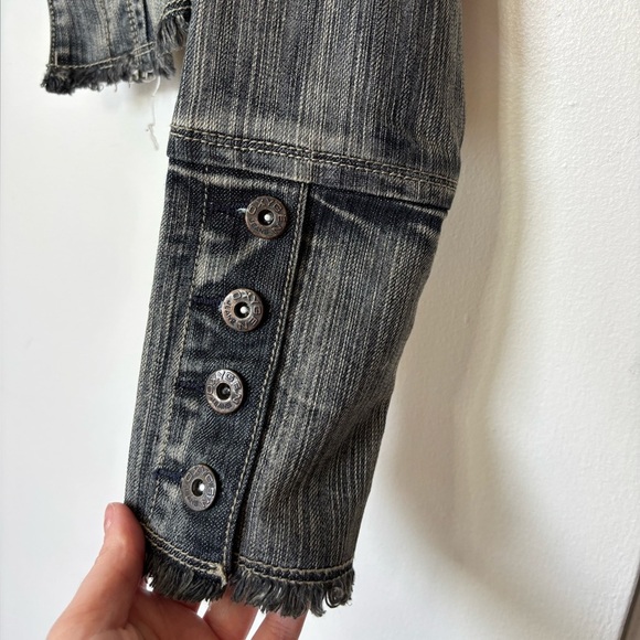 ✨Oxygen Cropped Distressed Denim Jacket Small - Picture 5 of 6